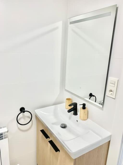 Gascona Centro Con Parking Apartment Oviedo Luaran gambar